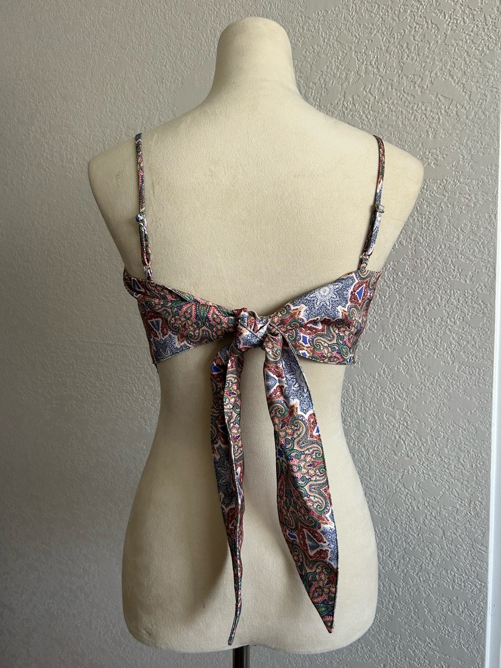 House of Harlow 1960 Y2K Aesthetic Colorful Kaleidoscope Boho Paisley Scarf Top - Picture 4 of 5